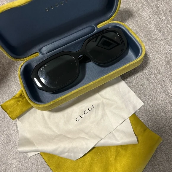 Gucci Black Sunglasses with Yellow Case Gucci GG1000SK-004 Women main image 3